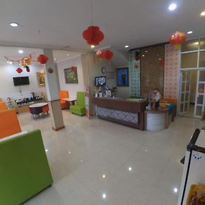 Cabin Hotel Sutomo